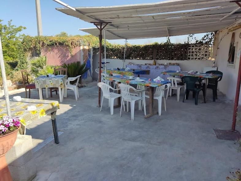 Aree Tende Presso La Casa In Campagna Di Ottavia Hotel Alezio Bagian luar foto