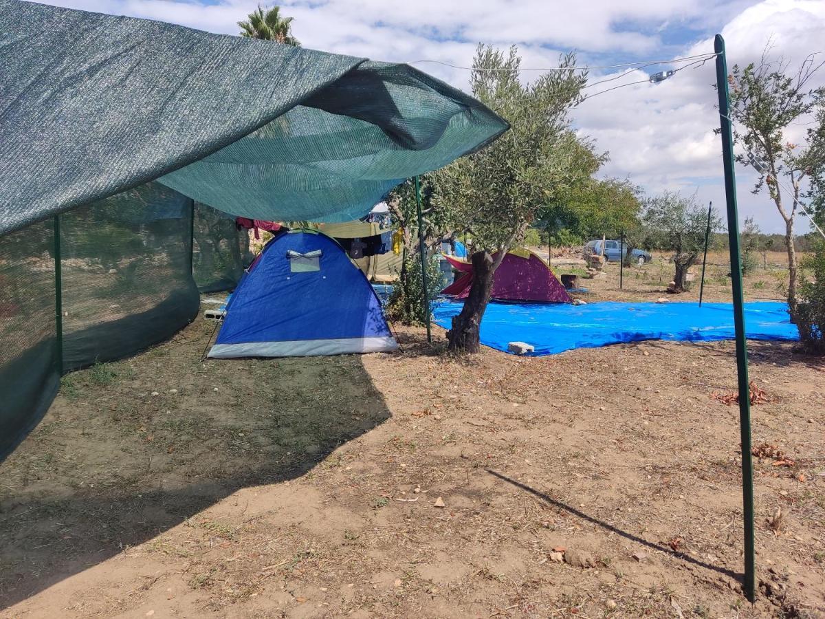 Aree Tende Presso La Casa In Campagna Di Ottavia Hotel Alezio Bagian luar foto