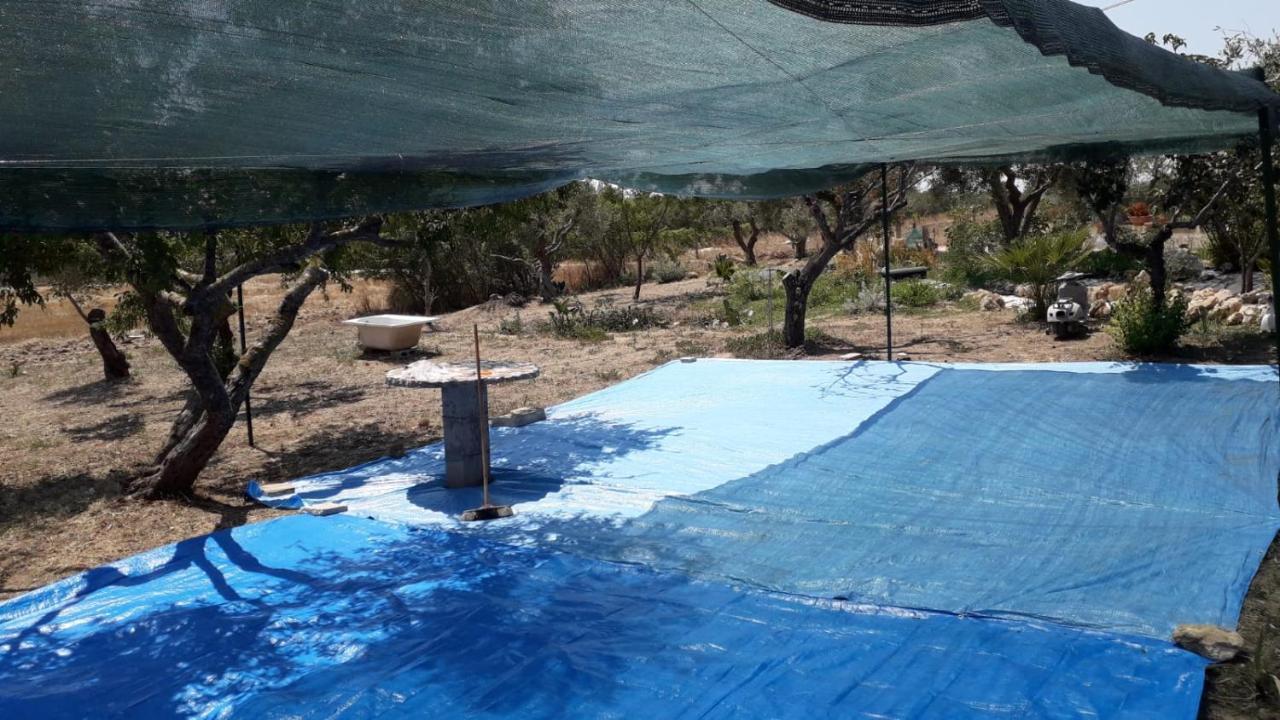 Aree Tende Presso La Casa In Campagna Di Ottavia Hotel Alezio Bagian luar foto